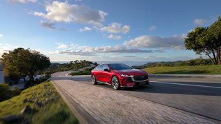 MAZDA6e VINCE IL PREMIO WORLD CAR DESIGN OF THE YEAR 2026